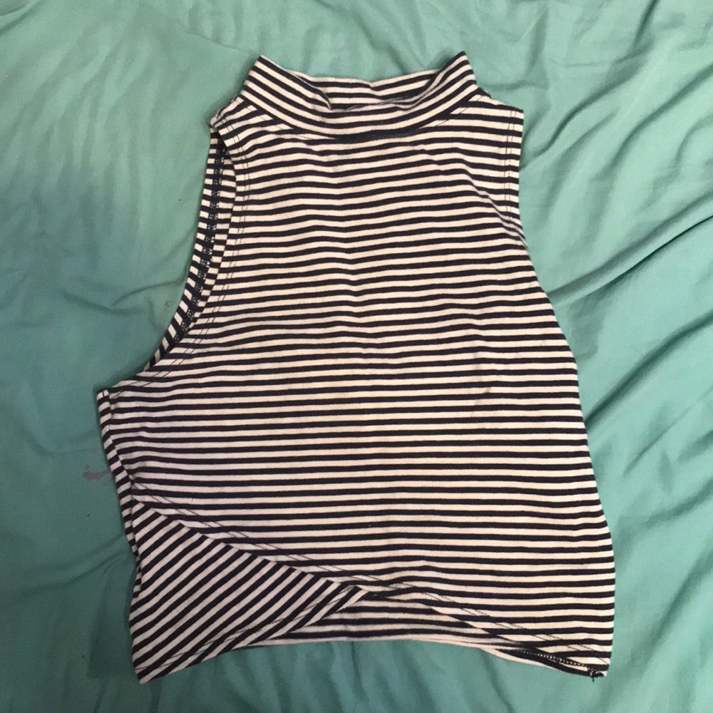 Hollister crop top